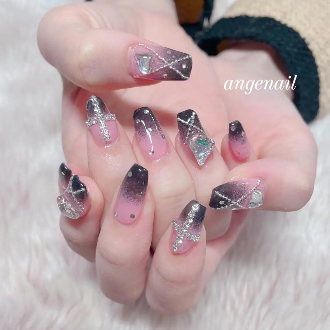 ネイル ハンドネイル オーナーネイリスト MAKIのネイルデザイン