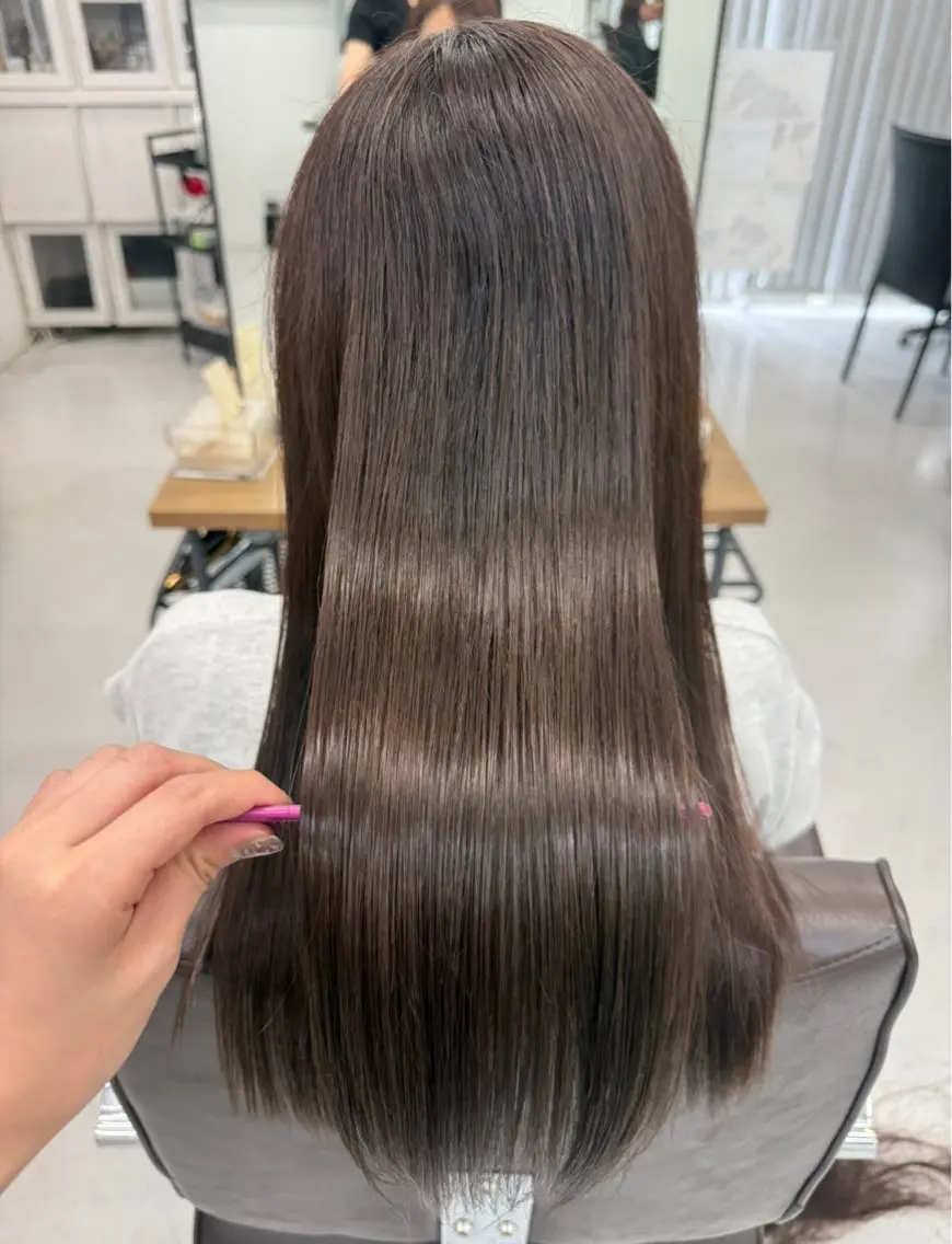 セミロング カット ヘアカラー トリートメント 榎本 雪来のヘアスタイル