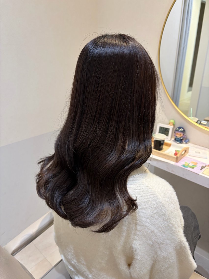 セミロング カラー 黒髪 透明感カラー ヘアカラー トリートメント ハッシュカット・ タッセルボブ🌷薫のヘアスタイル