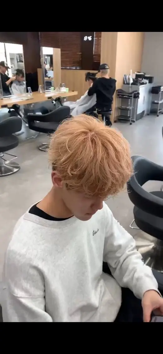 カラー 💫メンズ特化💫 MIU/海外風のヘアスタイル
