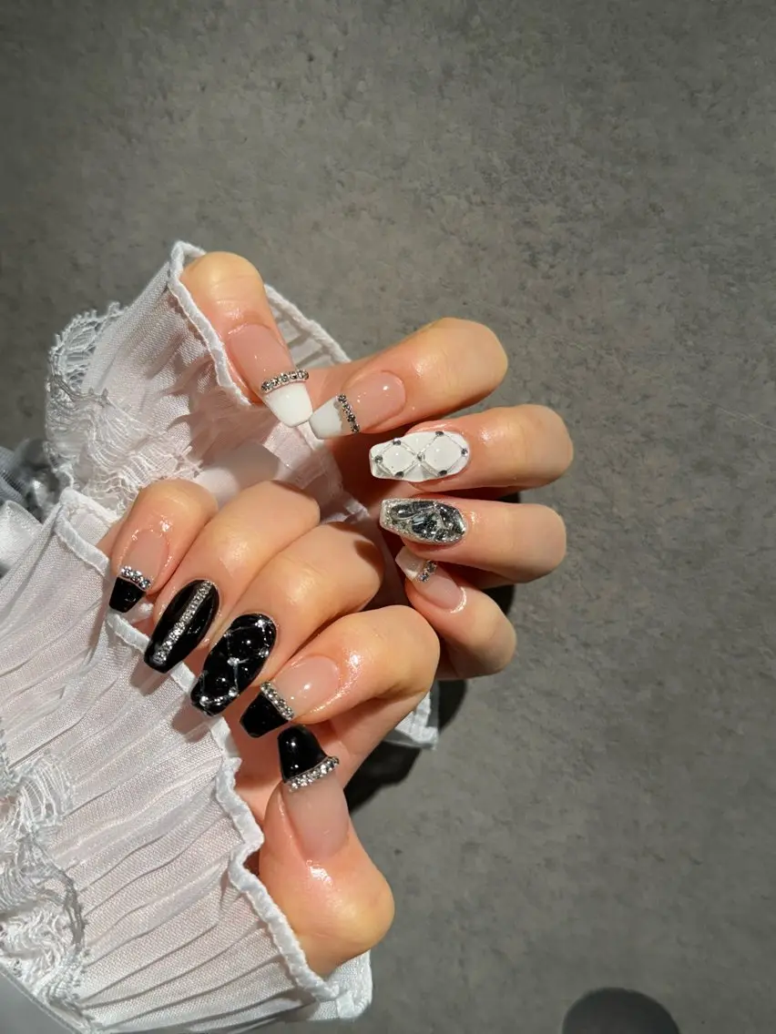 ネイル I-nailロング /ワンホン/キラキラのネイルデザイン