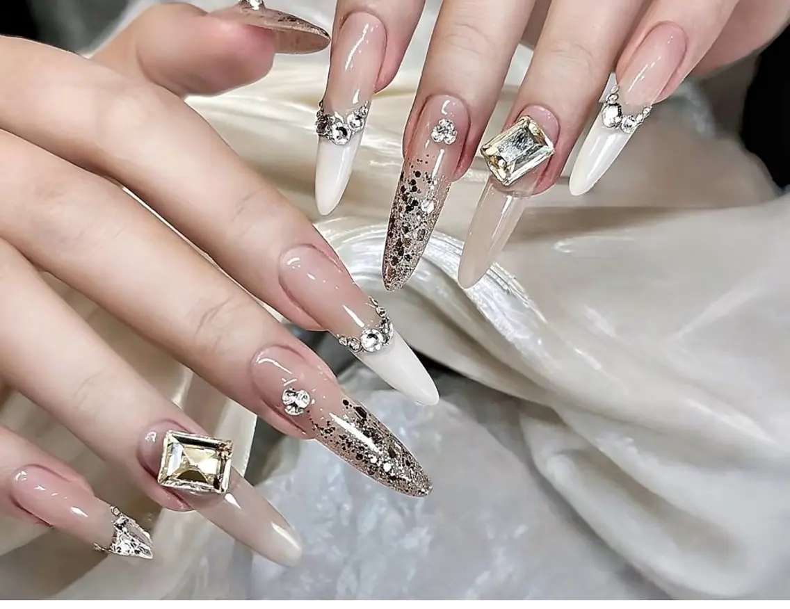ネイル more glamのネイルデザイン