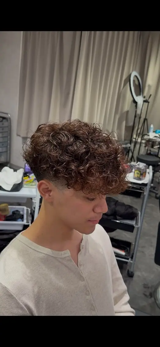 ミディアム カラー パーマ メンズ スペインカール 心斎橋メンズパーマ 一樹のヘアスタイル