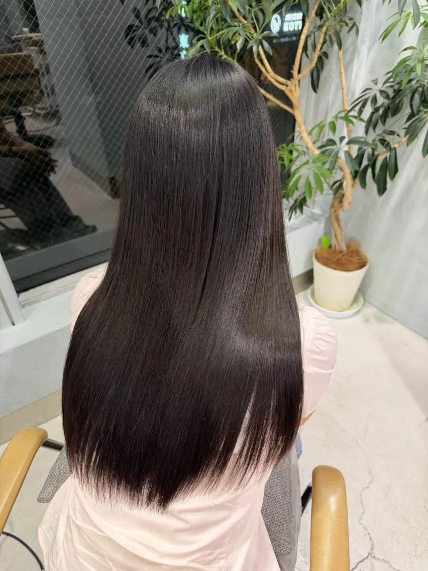 ロング ヘアカラー トリートメント hinaru ．のヘアスタイル