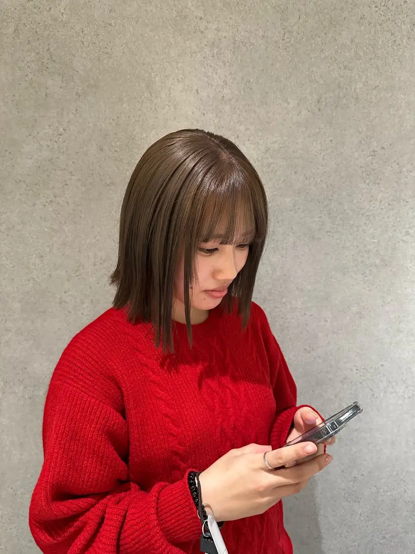ミディアム カラー ベージュカラー ブリーチカラー/ ベージュ/SARAのヘアスタイル