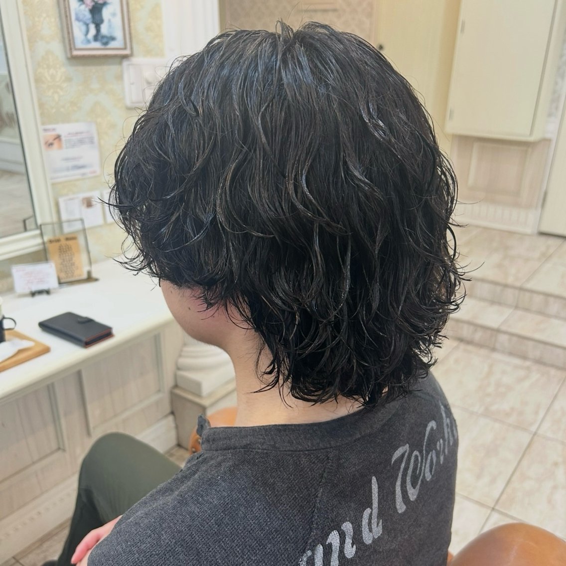 ミディアム パーマ メンズ ミディアムパーマ メンズパーマ カット パーマ 安原 百愛のヘアスタイル