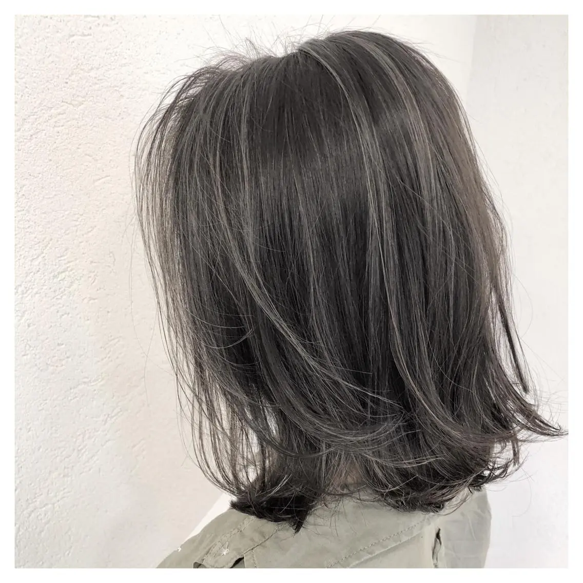ミディアム カラー biscohair 髪にドラマを。のヘアスタイル