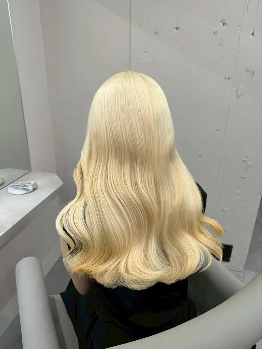 カラー ブロンド ヘアカラー 松本 るりのヘアスタイル