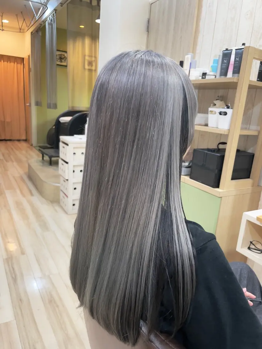 ロング カラー ブリーチ シルバー 🌈派手髪ハイトーン 🌈鈴木亮太🌈のヘアスタイル