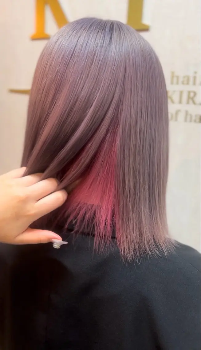 ミディアム カラー ラベンダーカラー ピンクカラー シルバー 石井 綾乃のヘアスタイル