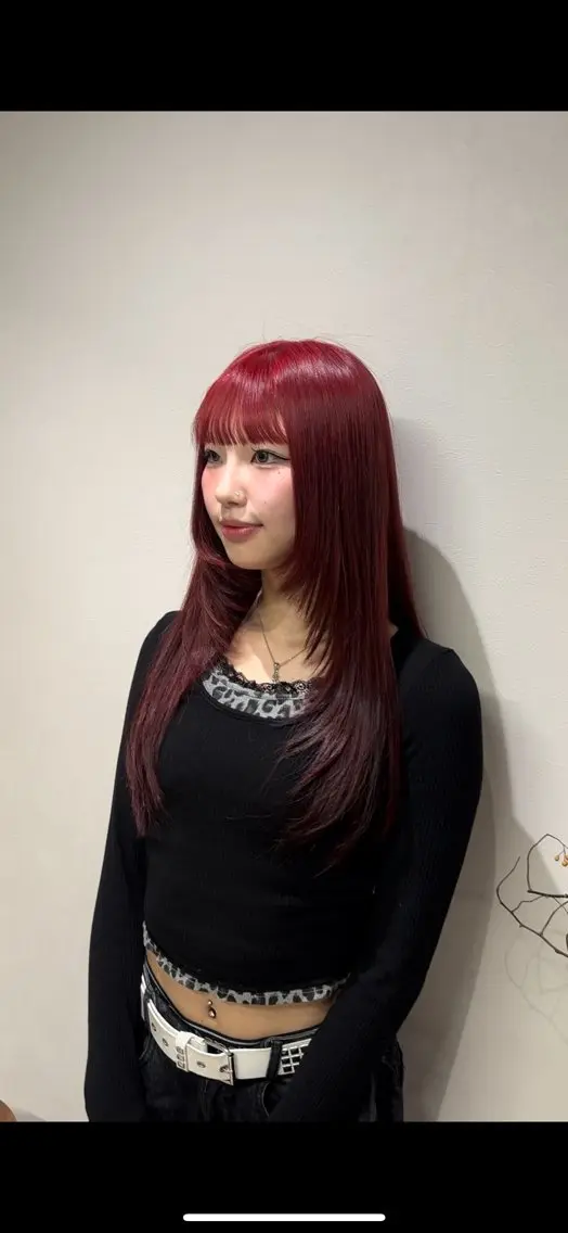 ロング カラー レッドカラー レイヤーカット カット ヘアカラー 🐼 こゆきのヘアスタイル