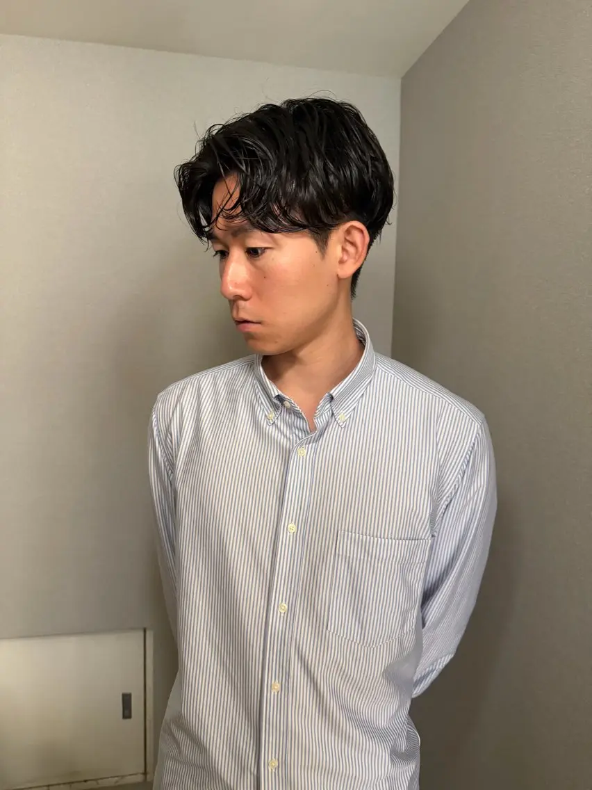 ショート パーマ メンズ センターパート フェザーパーマ マッシュ メンズパーマ くせ毛 カット パーマ センターパート特化 井上健太のヘアスタイル