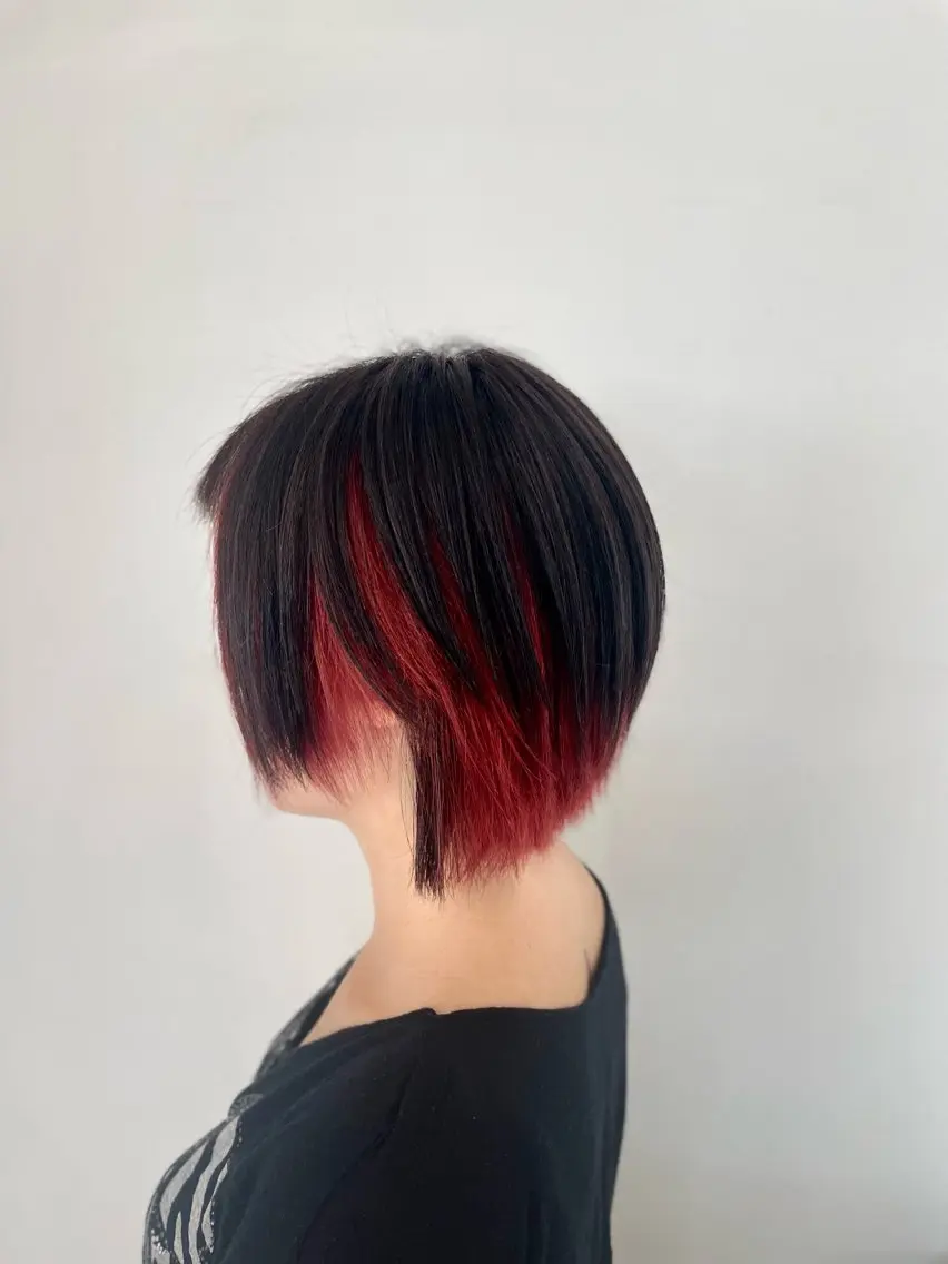 カラー インナーカラー レッドカラー 齋藤 紗矢香のヘアスタイル