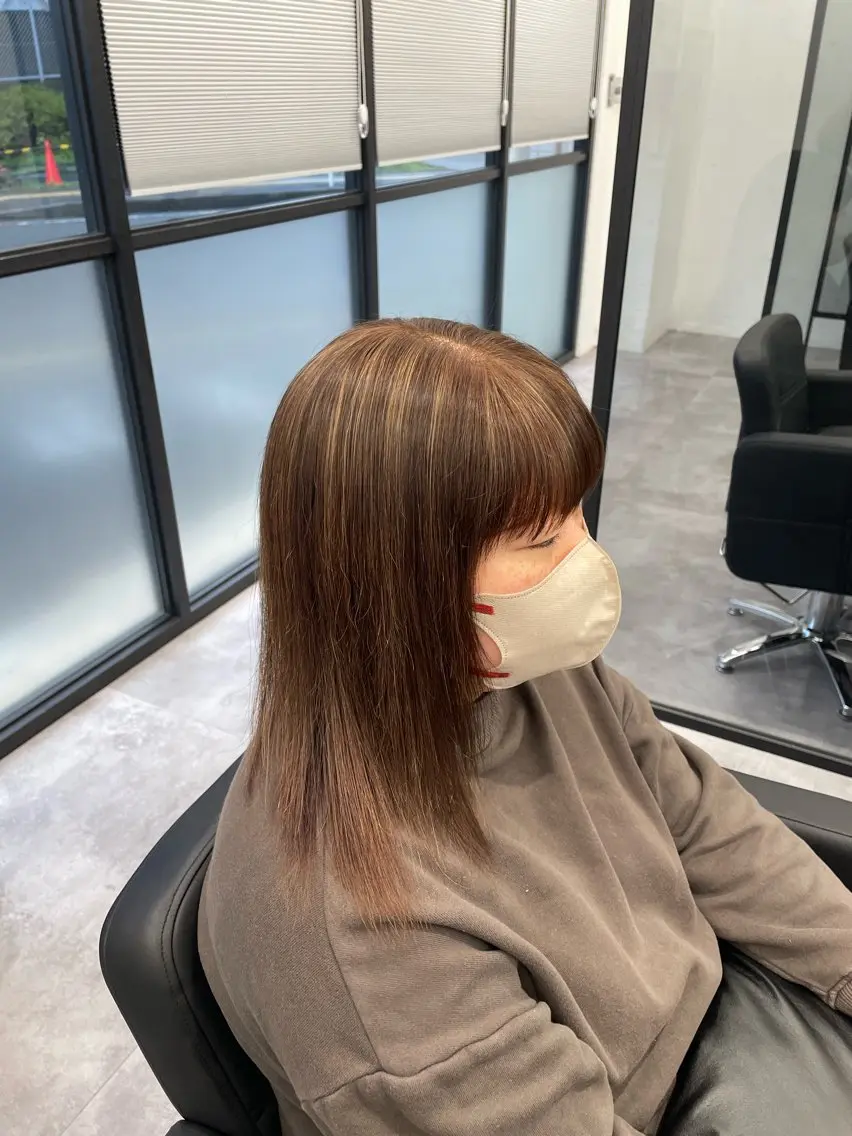 セミロング カラー COCO .のヘアスタイル