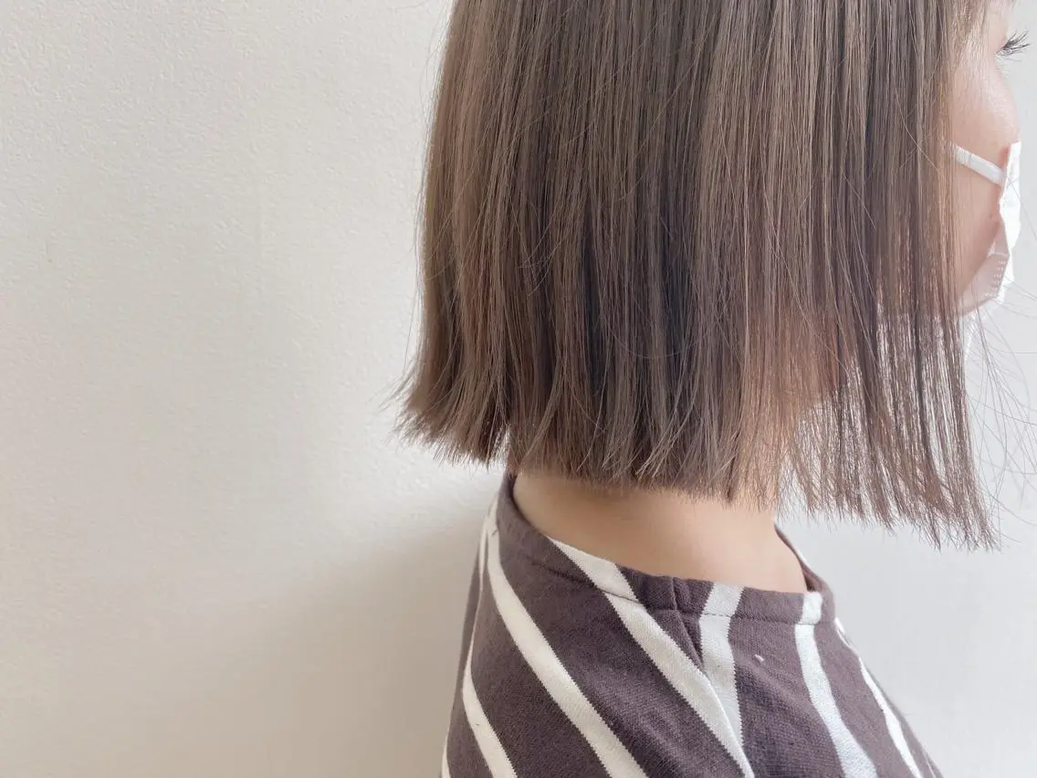 ミディアム カラー 顔周りレイヤーカット ブリーチminamiのヘアスタイル