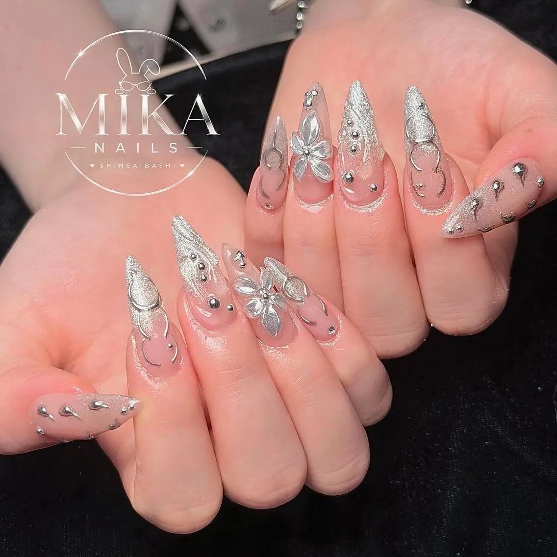 ネイル ガーリー キラキラネイル 韓国ネイル ロングネイル シンプルネイル ハンドネイル Genie Mika Nailsのネイルデザイン