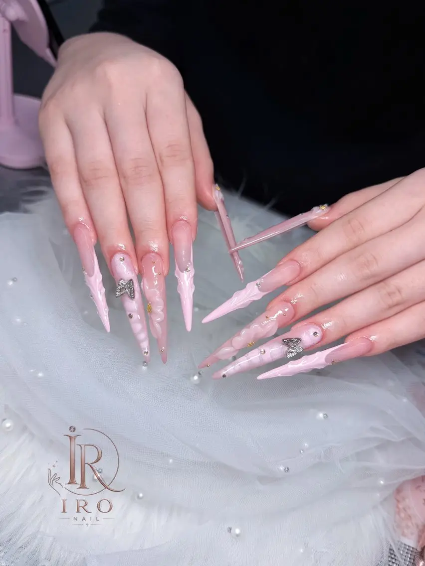 ネイル ハンドネイル IRO Nail Studioのネイルデザイン