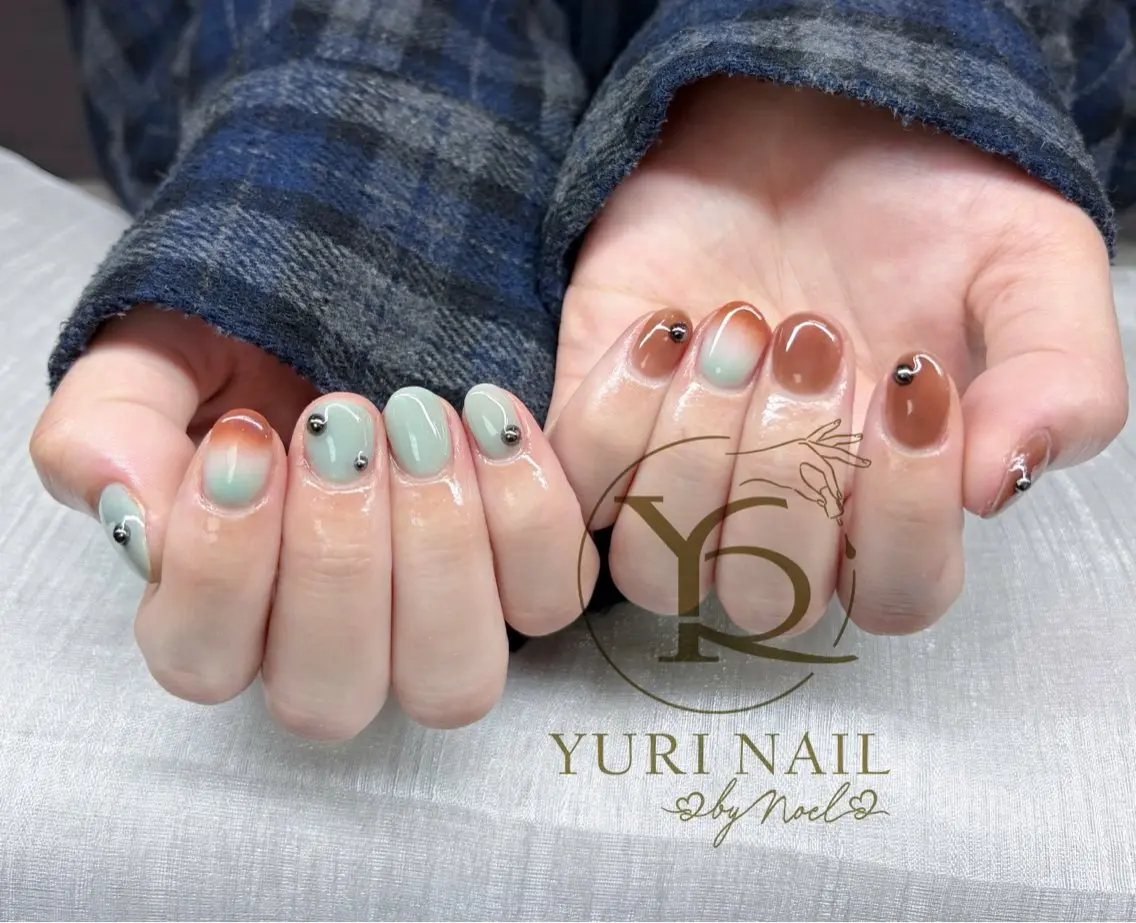 ネイル チークネイル フットネイル フレンチネイル 韓国ネイル 水色 ハンドネイル フットネイル ハンドケア YURI Nail NARITAのネイルデザイン