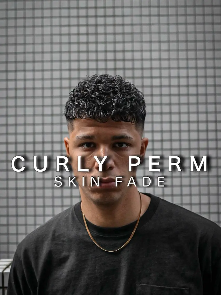 ショート カラー パーマ メンズ メンズブリーチ フェードカット カルマパーマ メンズメッシュ モヒカン 💈men's💈 satoru中目黒のヘアスタイル