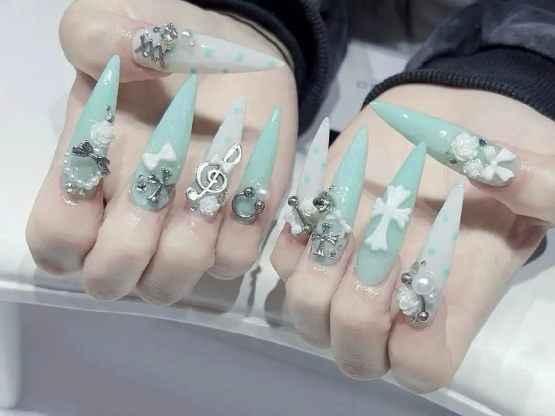 ネイル クリアネイル ドット フットネイル ジェルネイル グリーン ハンドネイル Rin Nail 新大久保店のネイルデザイン
