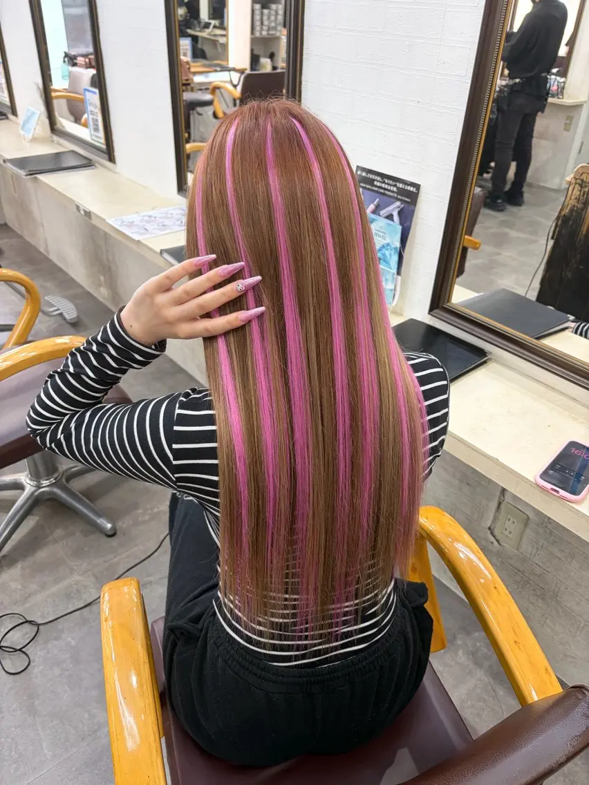 セミロング ヘアカラー エクステ ⭐️U-topia ⭐️和泉田　りさ⭐️のヘアスタイル