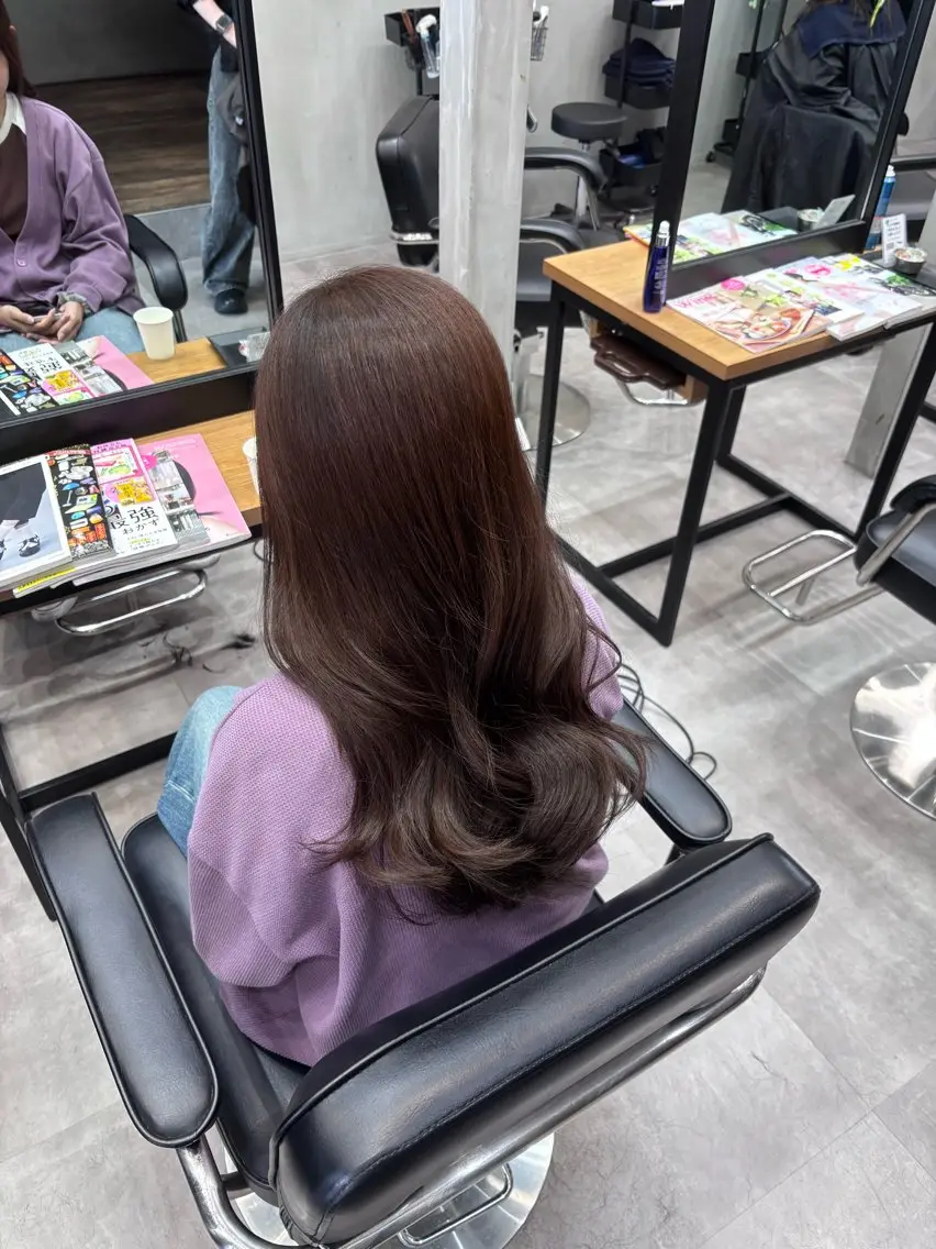 ロング カラー ブラウンカラー ラベンダーカラー カット ヘアカラー トリートメント 片平 帆香のヘアスタイル