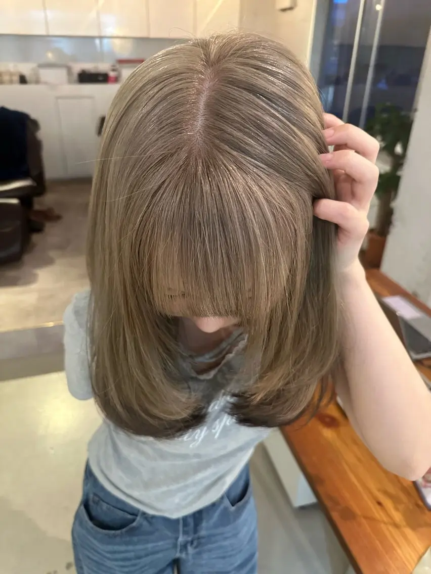 セミロング 狐カラー ヘアカラー 愛/한국어◎ Hightone✨のヘアスタイル