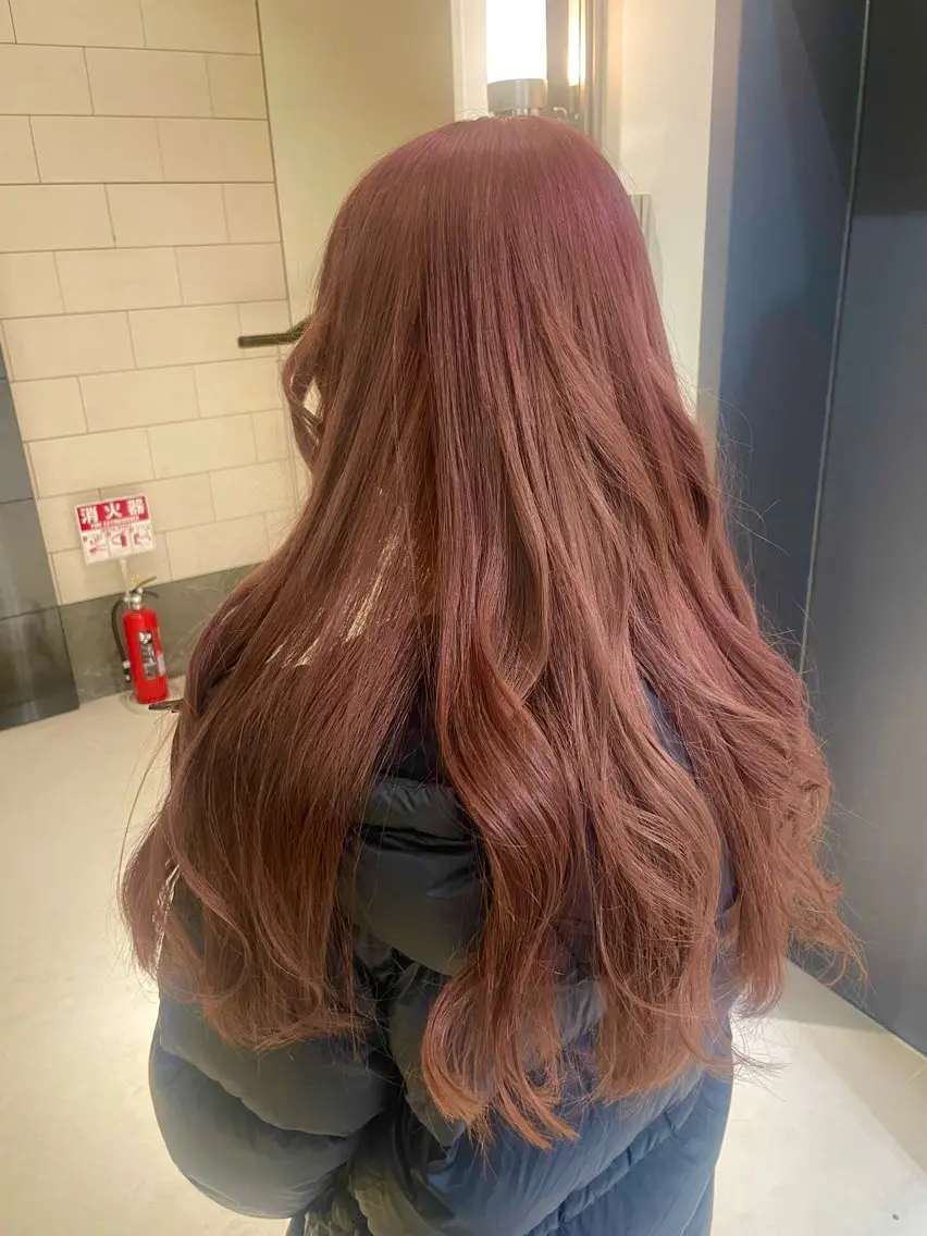 ロング カラー ベージュカラー ピンクカラー ピンクベージュ ⭐️ダブルカラー推し lisaaaa⭐️のヘアスタイル
