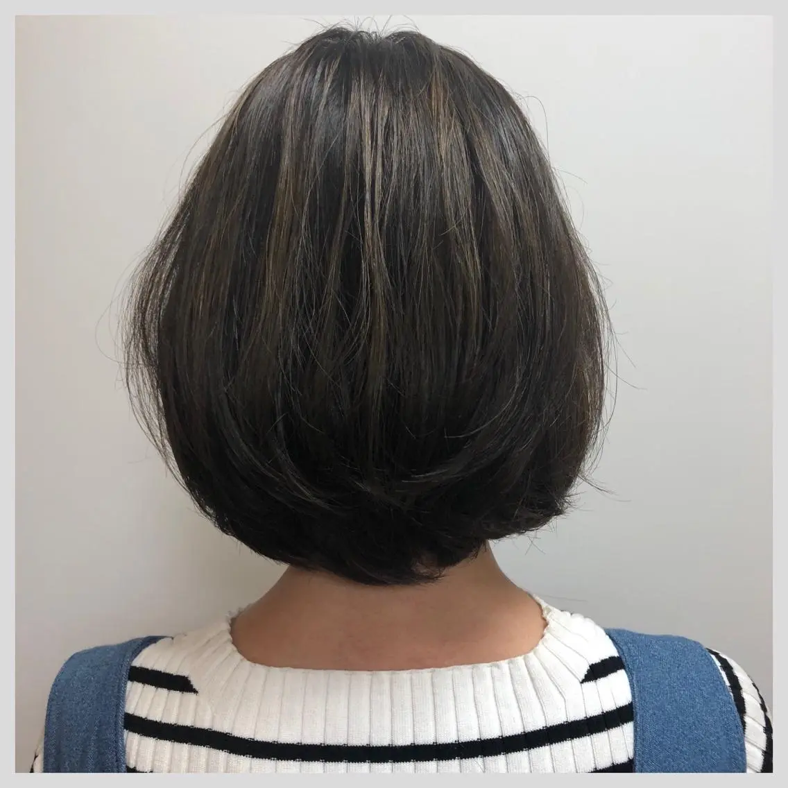 ショート カラー ブリーチ グレージュ ハイライトカラー イルミナカラー オレンジ 推しヘア🎀 NATSUNEのヘアスタイル