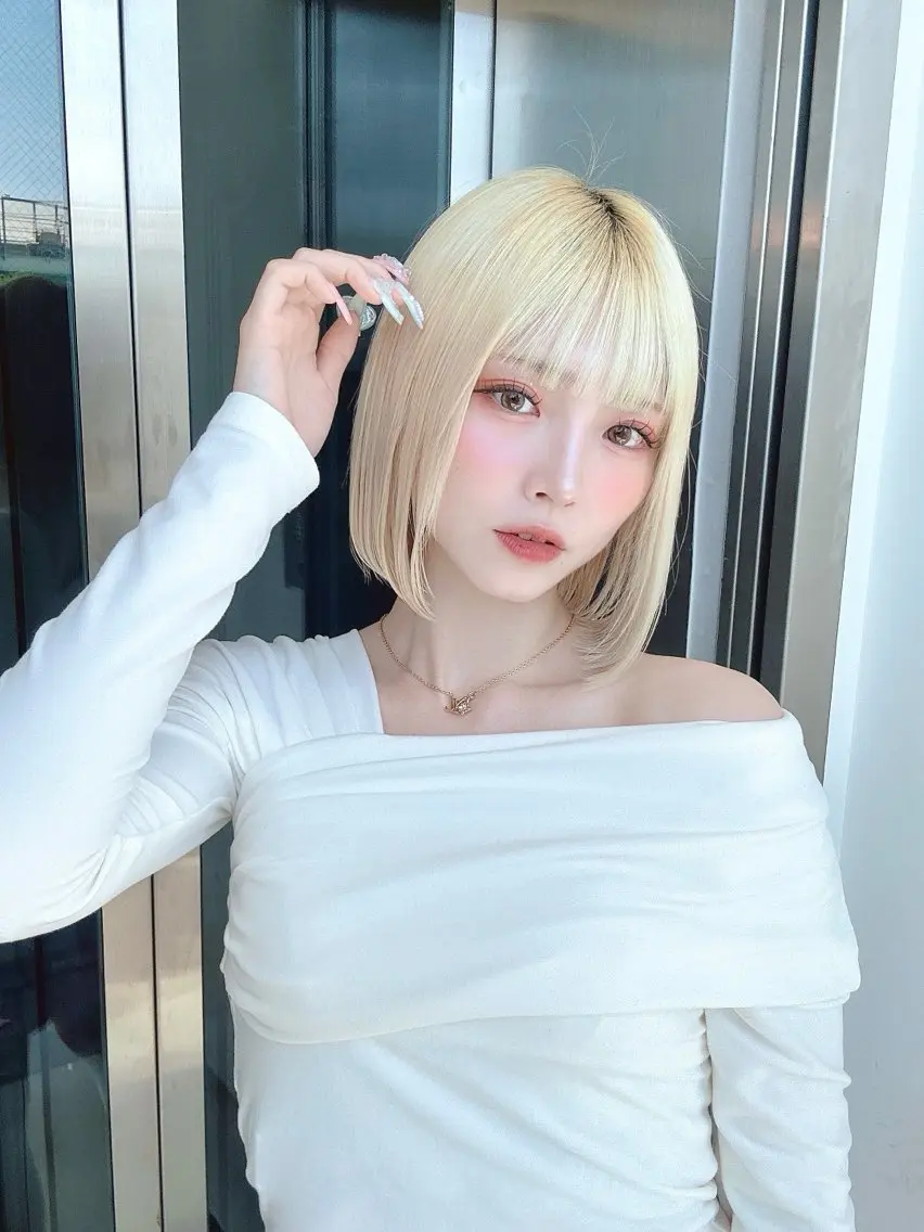 🍀選べるカラーシャンプー付き🔹ハイトーンがしたい方🔹全体ブリーチカラー&カット&トリートメント（ボブ　ウルフ）の写真