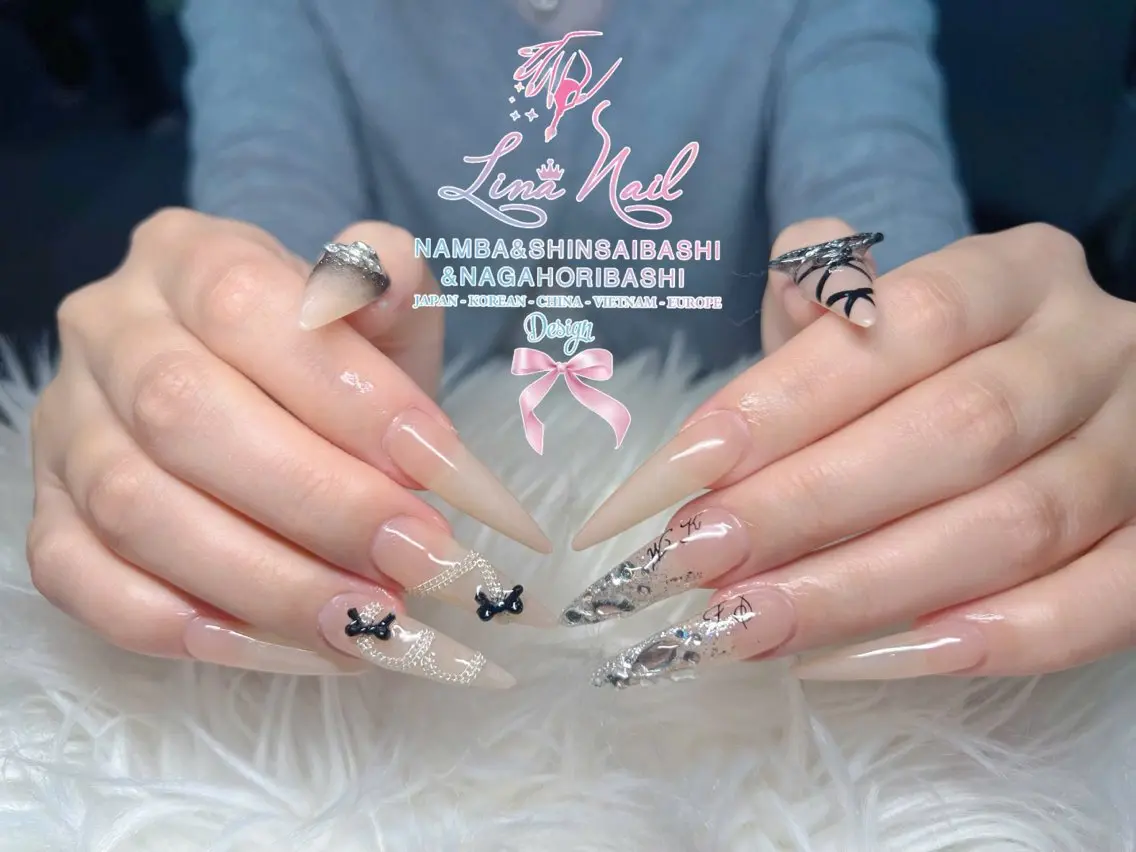 ロング 韓国風ヘア ロング クリスマス ハンドネイル Linanail Nambaのマツエク・マツパデザイン