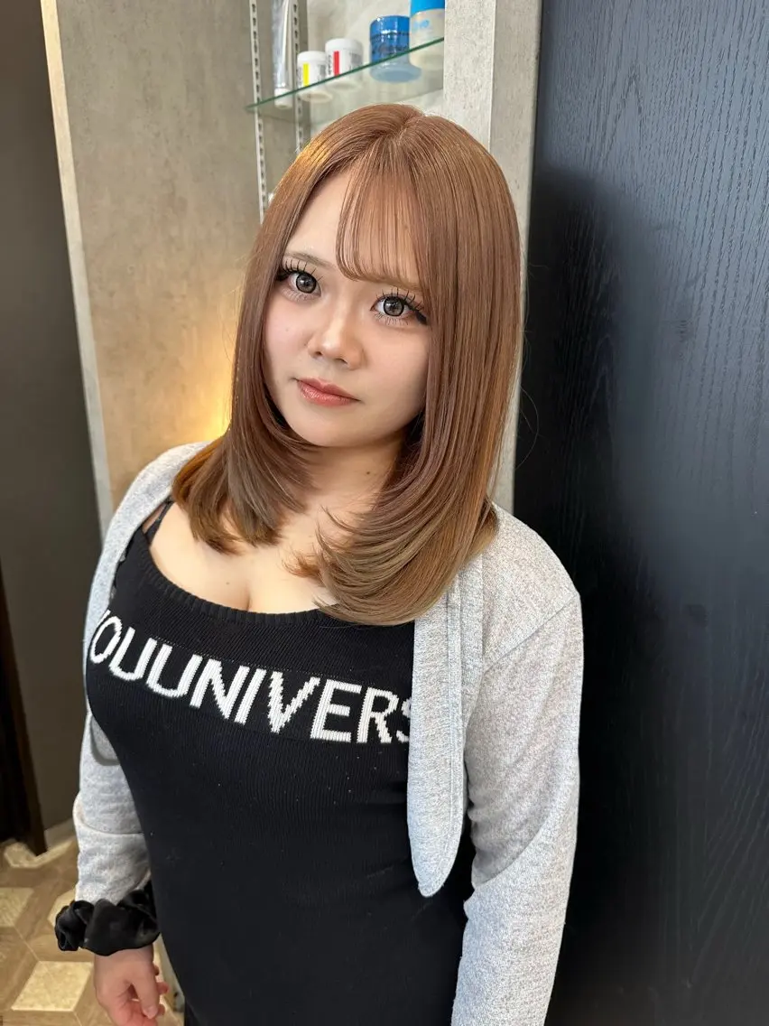ミディアム カラー ベージュカラー ブリーチ ケアブリーチ 透明感カラー ダブルカラー カット ヘアカラー トリートメント AYAKASA 暖色カラー/レイヤーのヘアスタイル