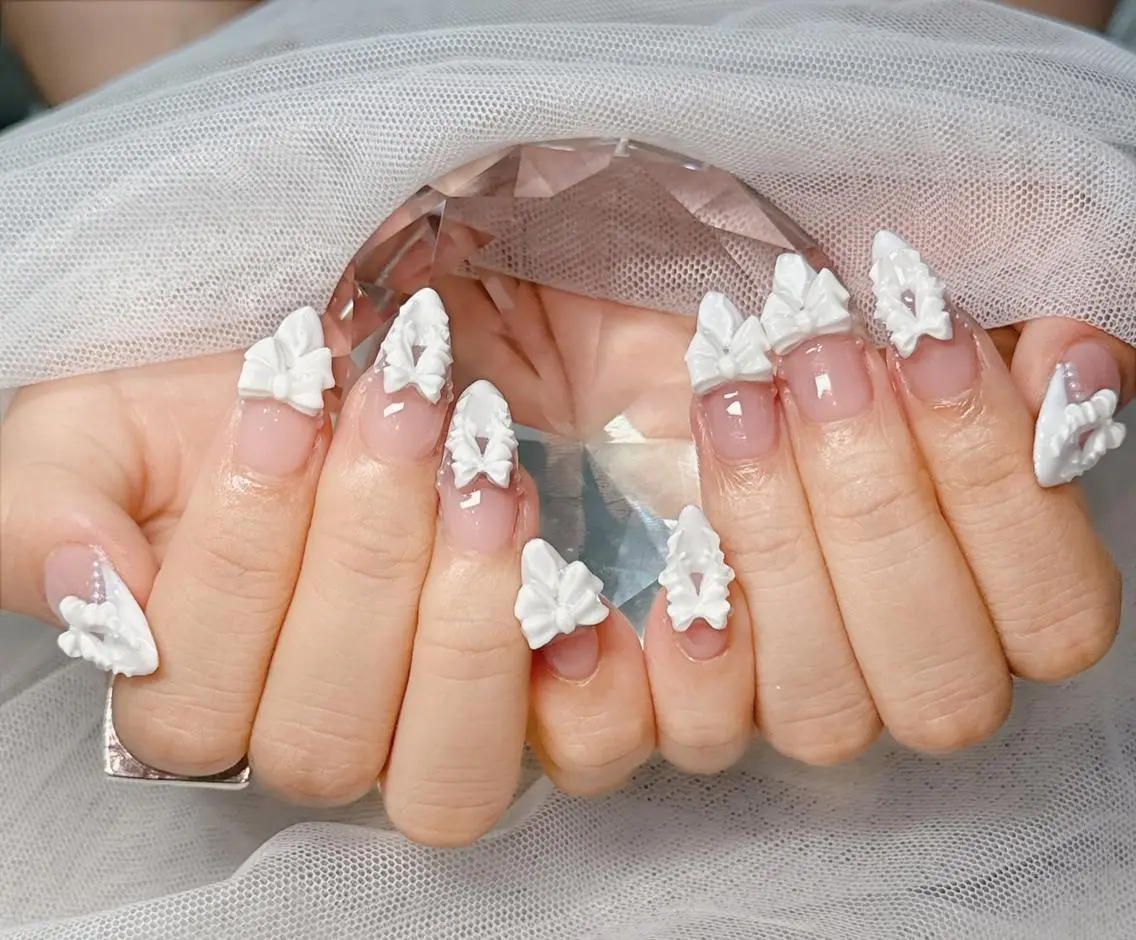 ネイル チークネイル 長さ出し ジェルネイル グラデーション 韓国ネイル ハンドネイル Bling Salonのネイルデザイン