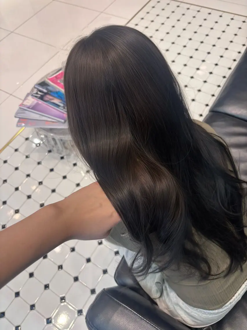 ロング カラー 黒髪 ショコラグレージュ 透明感カラー グレージュ ヘアカラー ✮KEEN吉祥寺✮ YUNAのヘアスタイル
