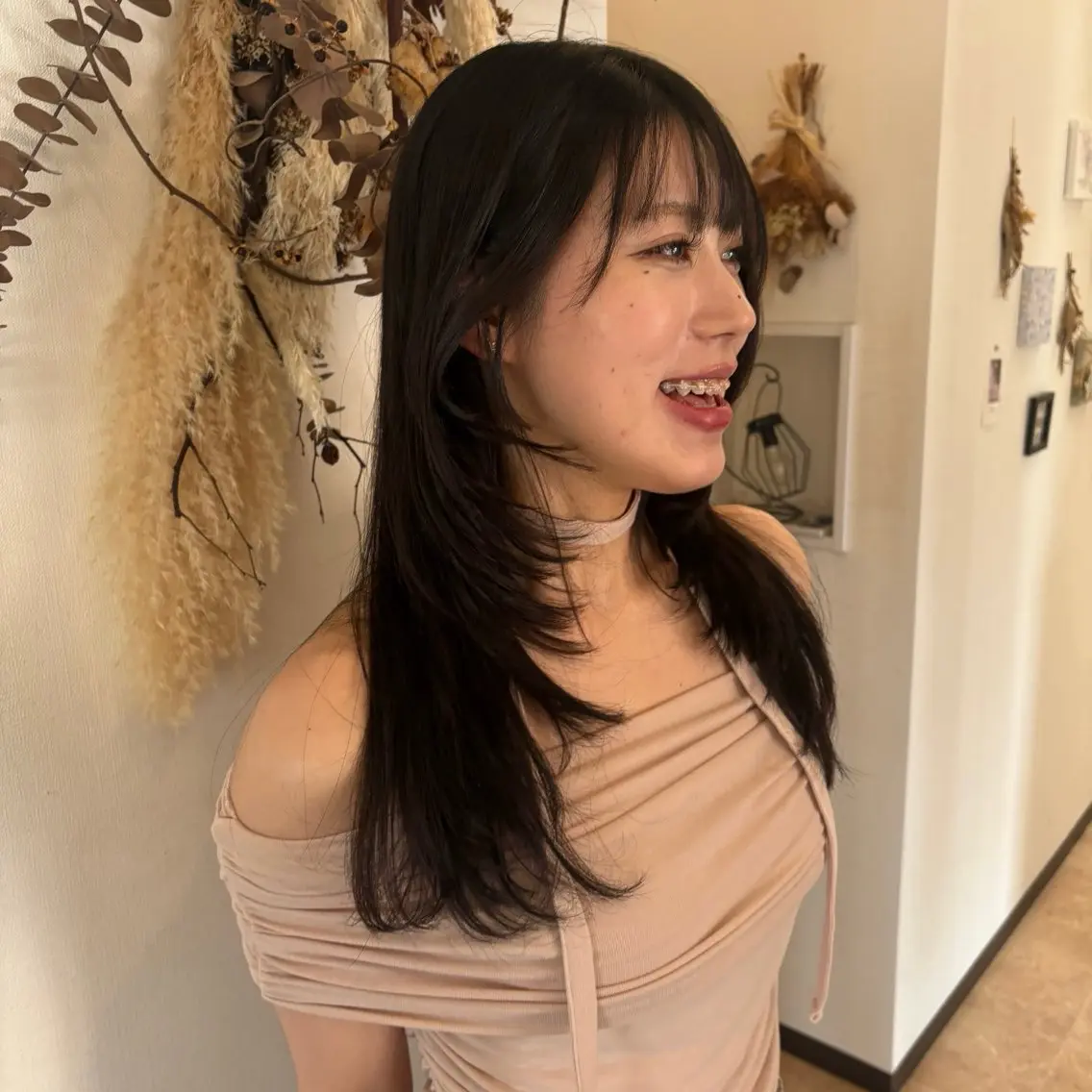 ロング カット 衛藤 澄玲のヘアスタイル