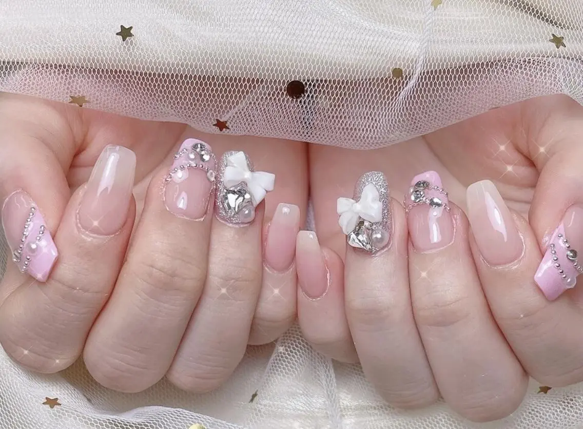 ネイル 🐳彩羽チップ 長さだし専門🐳のネイルデザイン