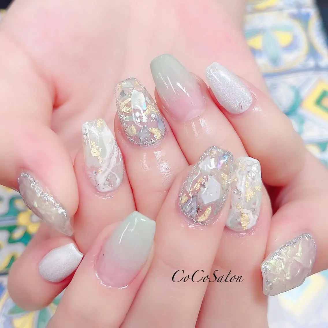 ネイル 成人式 長さ出し ジェルネイル グラデーション グリーン ハンドネイル CoCoSalon ネイル/まつ毛予約のネイルデザイン