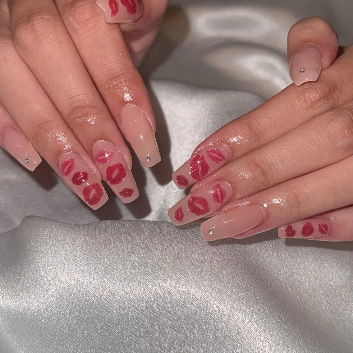 ネイル ハンドネイル シュシュ 🎀 girly nailのネイルデザイン