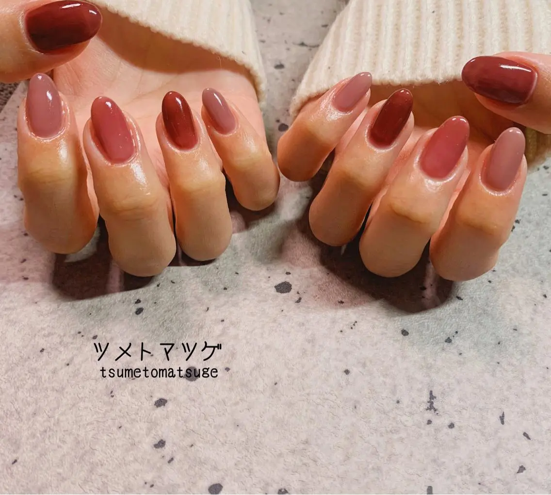 ミディアム ネイル ハンドネイル ツメトマツゲ .のネイルデザイン
