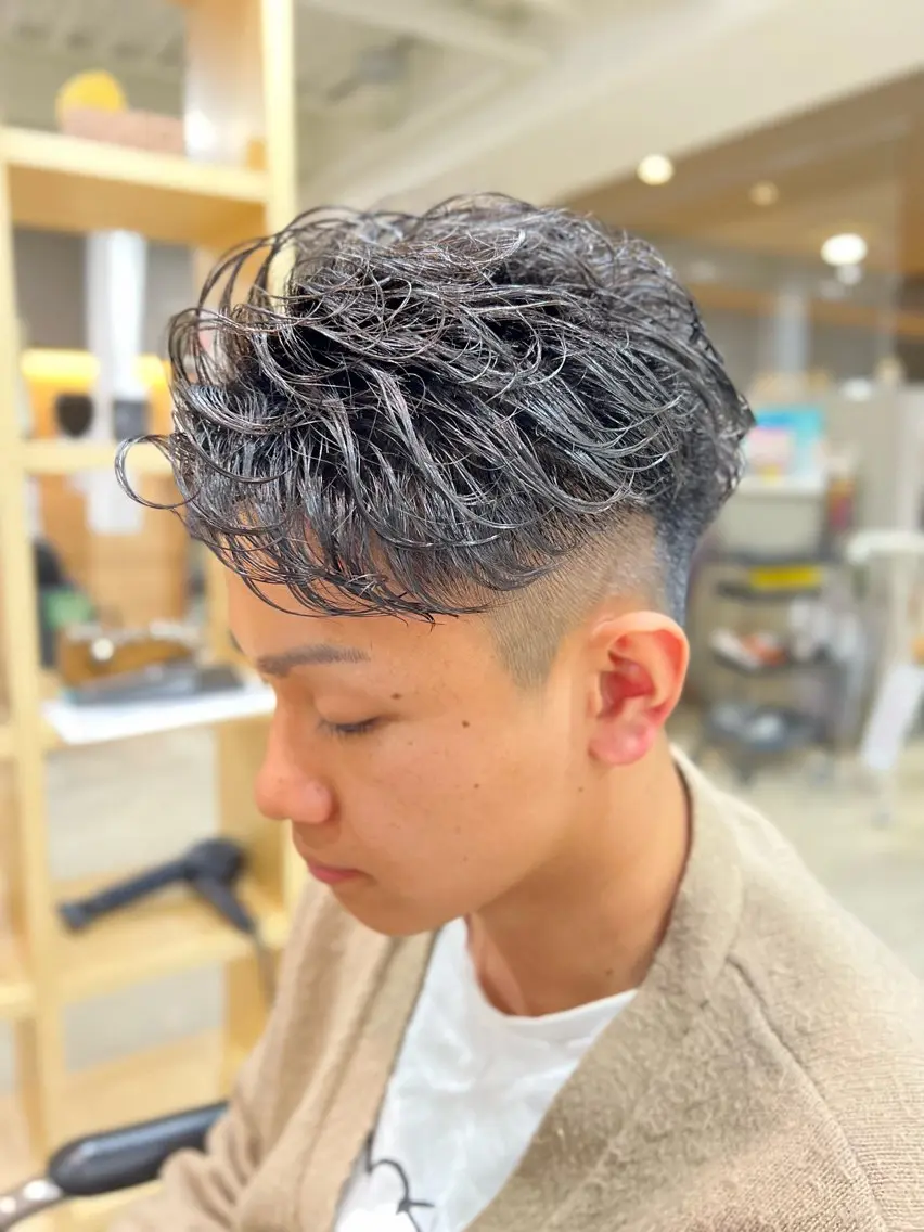 パーマ メンズ メンズパーマ 心斎橋メンズサロン リベルテグリットのヘアスタイル