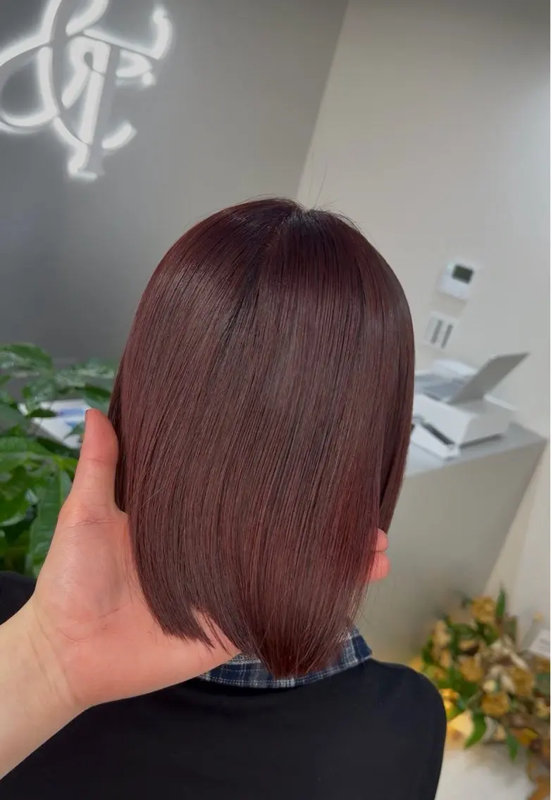 ミディアム 切りっぱなしボブ ボブ カット ヘアカラー トリートメント 飯星/池袋/透明感 カラー/縮毛矯正特化のヘアスタイル