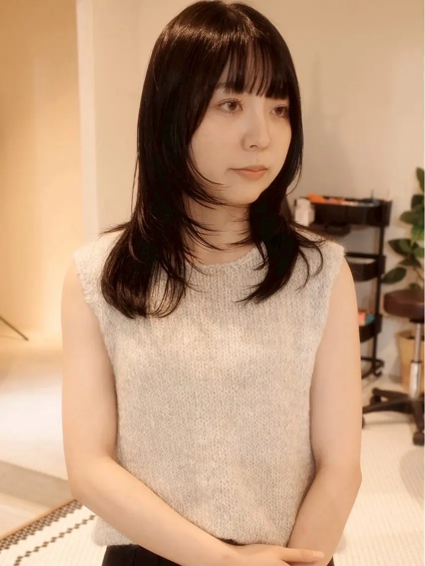 セミロング (𝐡)𝐰𝐢𝐦 𝐲𝐮𝐧𝐚のヘアスタイル