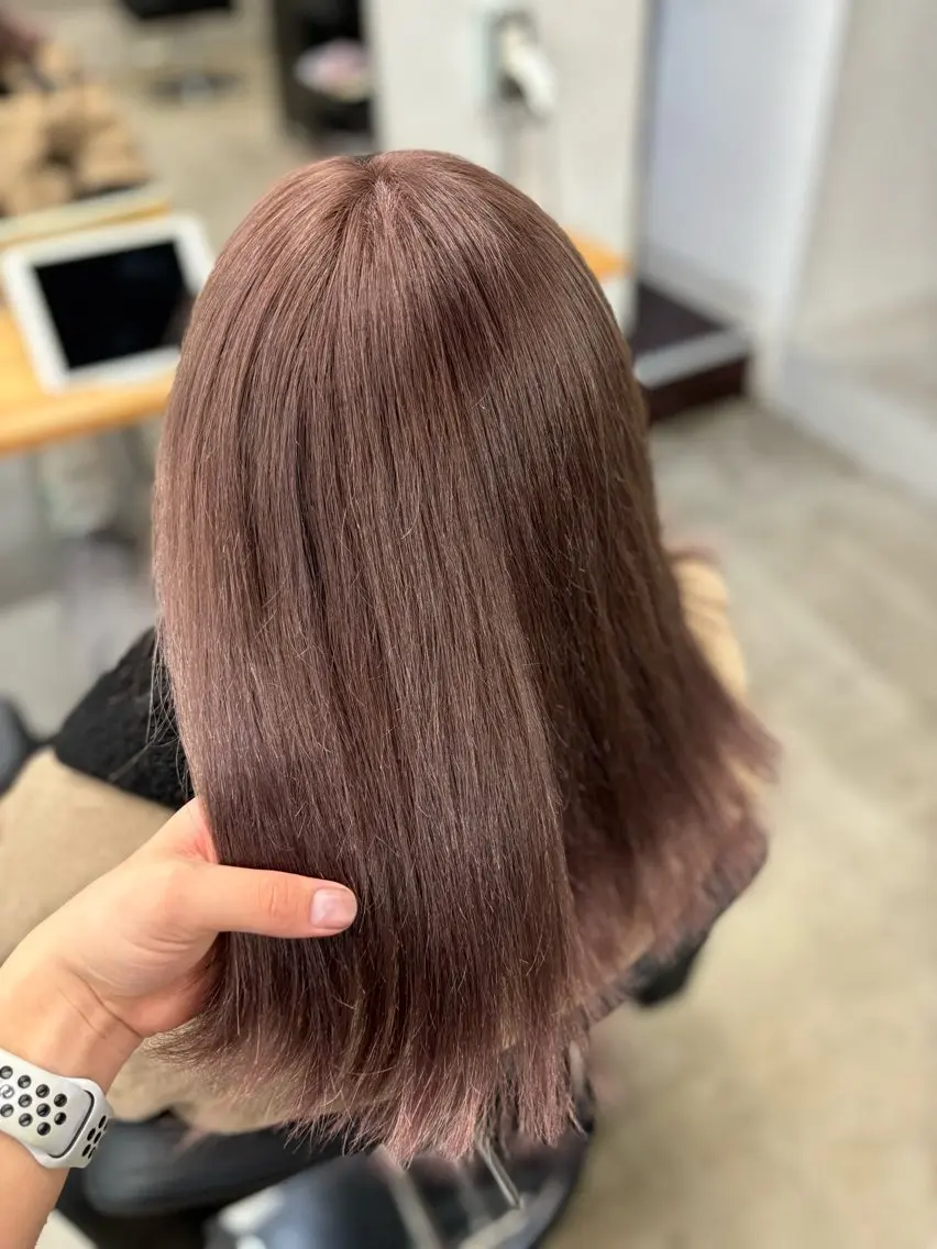ミディアム カラー mono / Manatoのヘアスタイル