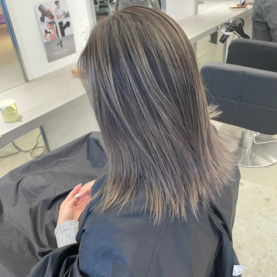 ミディアム カラー ヘアアレンジ バレイヤージュ レイヤーカット カット ヘアカラー トリートメント 🎗秋山勇/ GEAR.代表のヘアスタイル