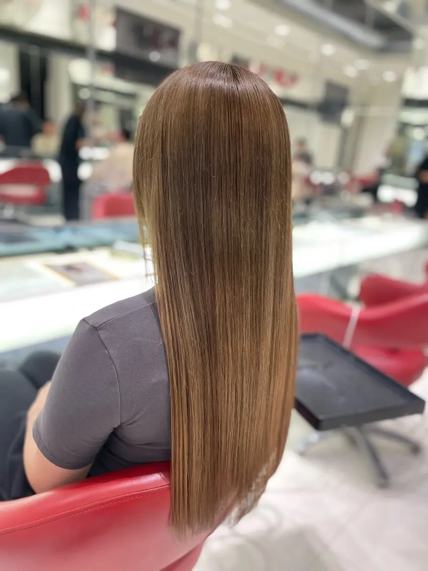カラー ベージュカラー ブリーチ オレンジ ヘアカラー トリートメント 桂嵩太｜顔周り レイヤー×艶髪のヘアスタイル
