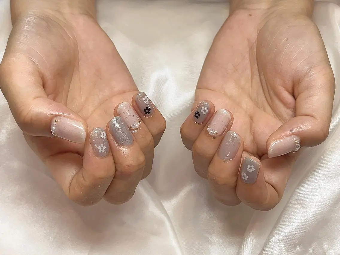ネイル シンプルネイル モンナ CCのネイルデザイン