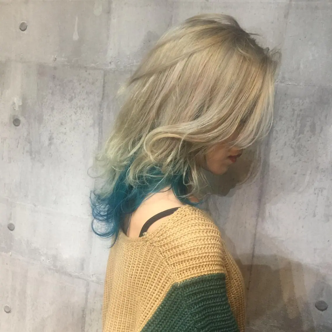 セミロング ブリーチ/ウルフ特化 渋谷カルチャー交差点のヘアスタイル
