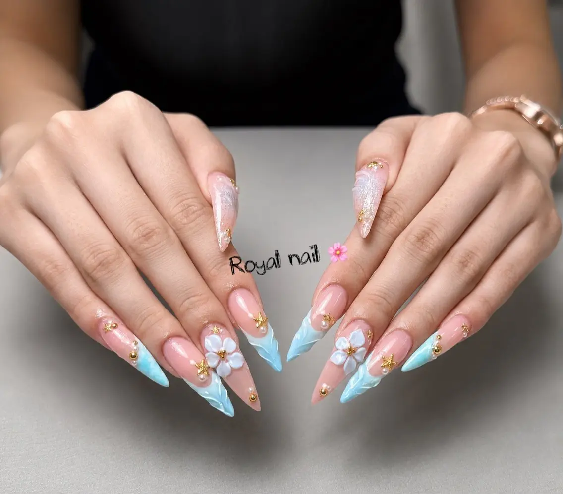 ネイル フレンチネイル ジェルネイル 韓国ネイル マグネットネイル 持ち込み ハンドネイル Royal Nailのネイルデザイン