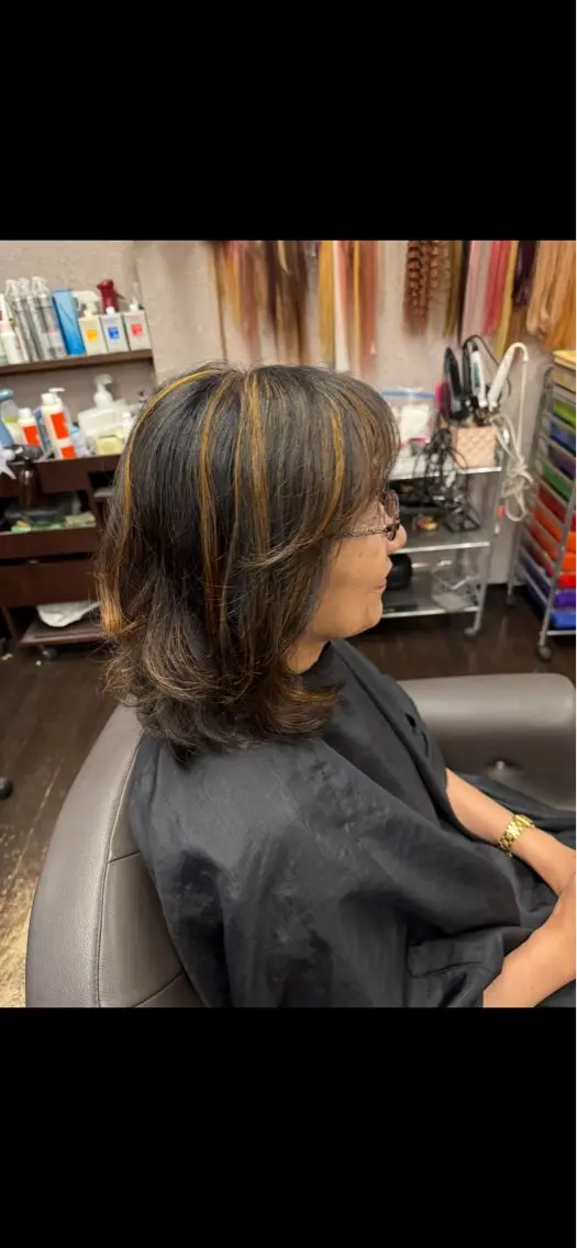 ミディアム ふくもと ゆうこのヘアスタイル