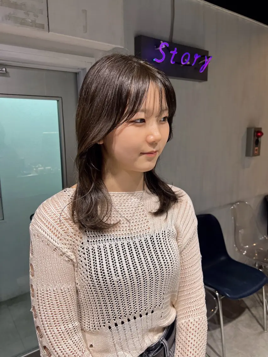 セミロング カラー カット ヘアカラー NANAMI🩵 大人可愛い韓国ヘアのヘアスタイル